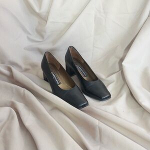 Black Leather Pumps • Made in Italy